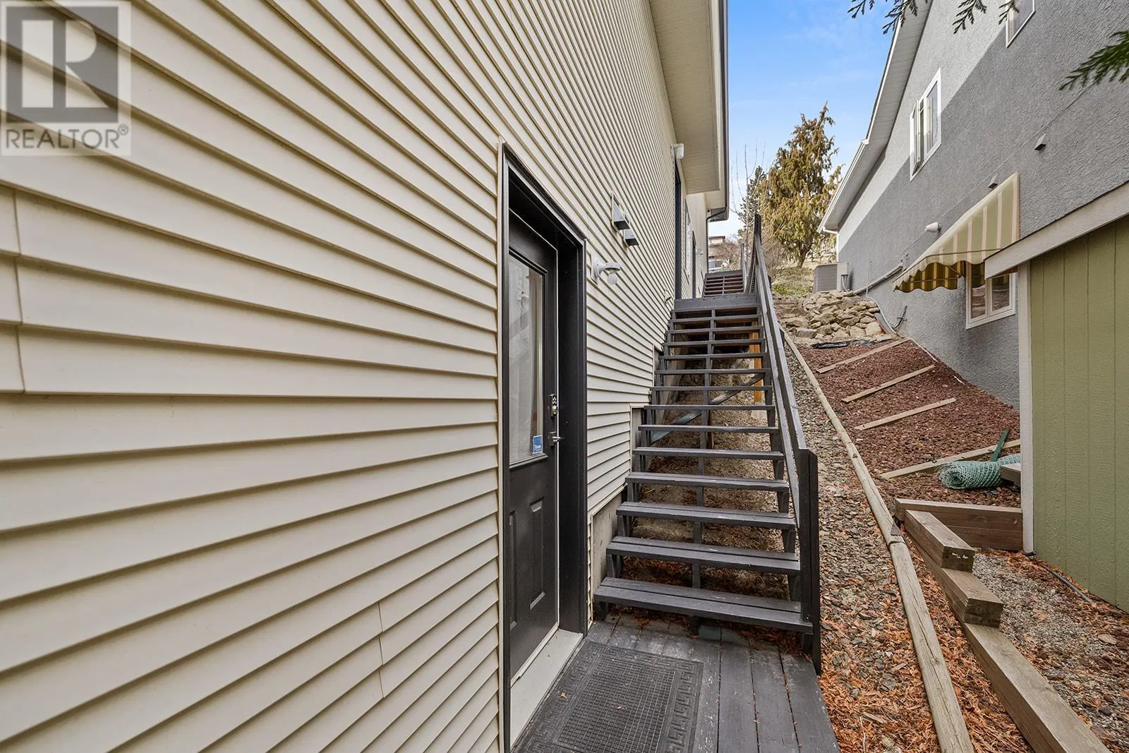 1405 Menu Road