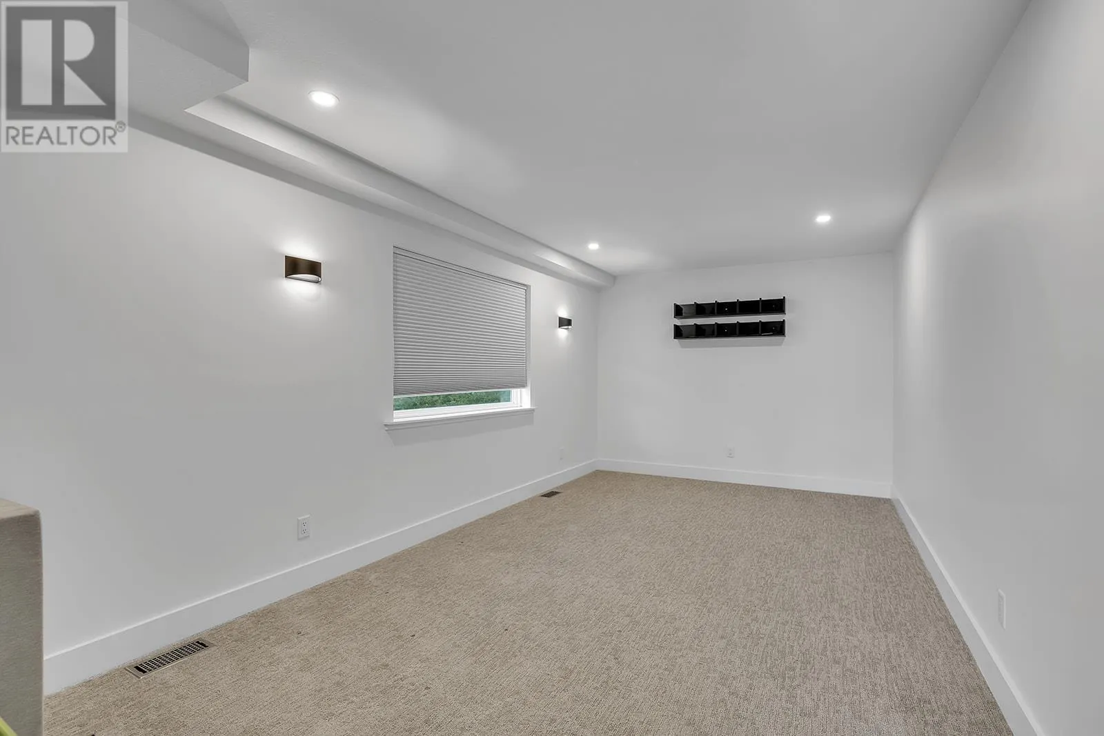 1405 Menu Road