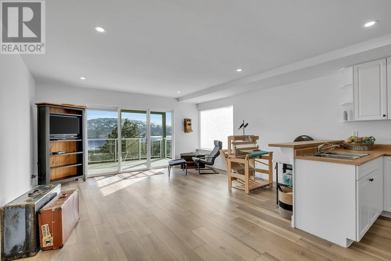 1405 Menu Road