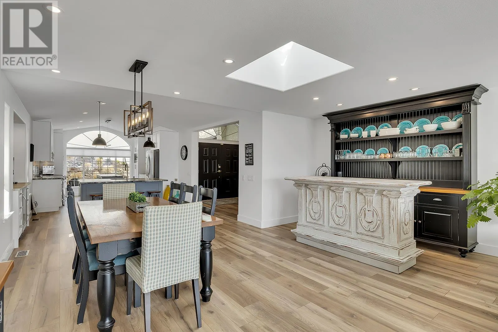 1405 Menu Road