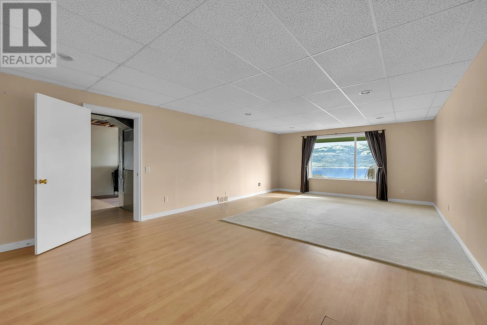 1405 Menu Road