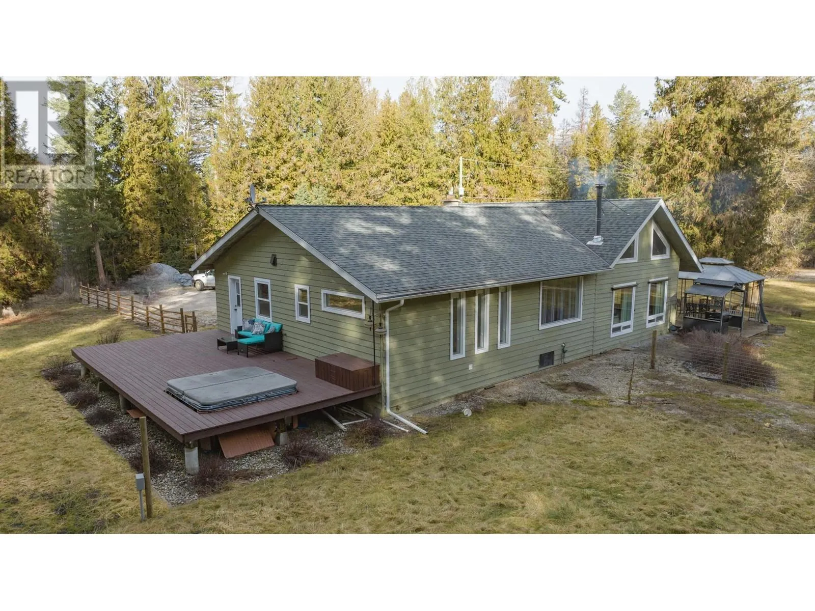 1236 Mabel Lake Road