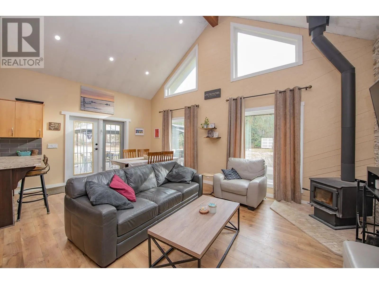 1236 Mabel Lake Road