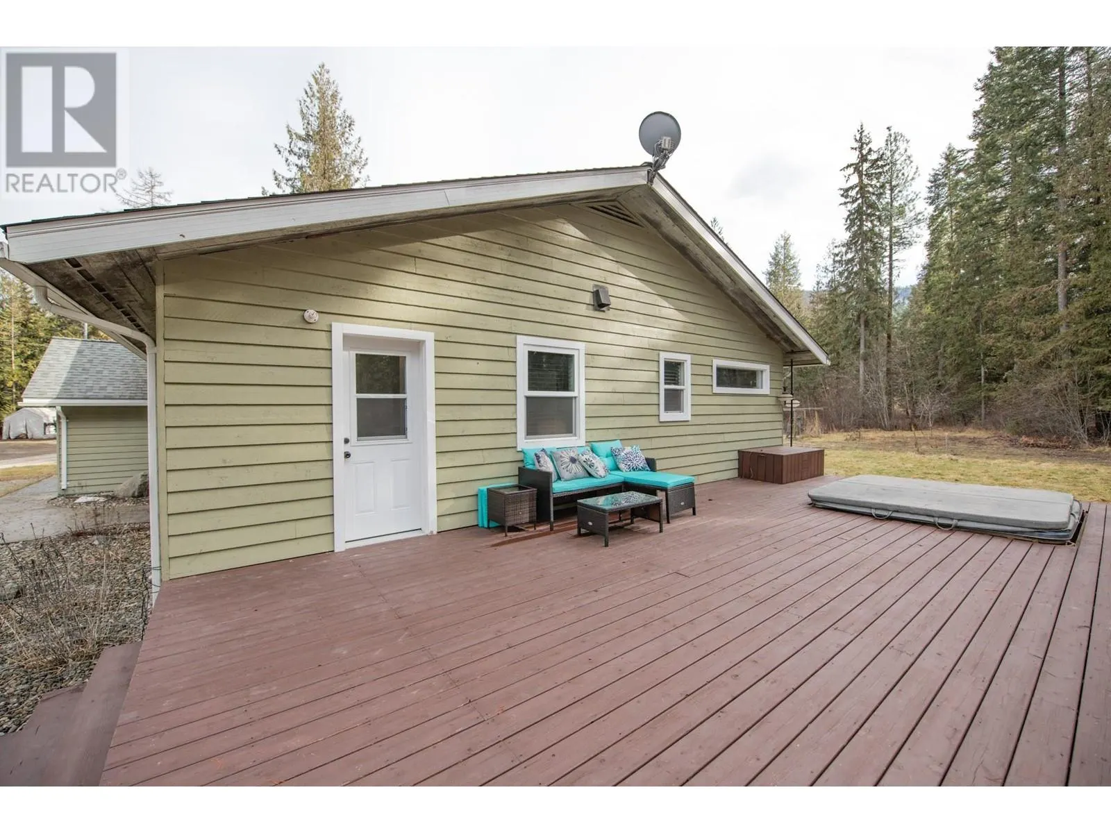 1236 Mabel Lake Road