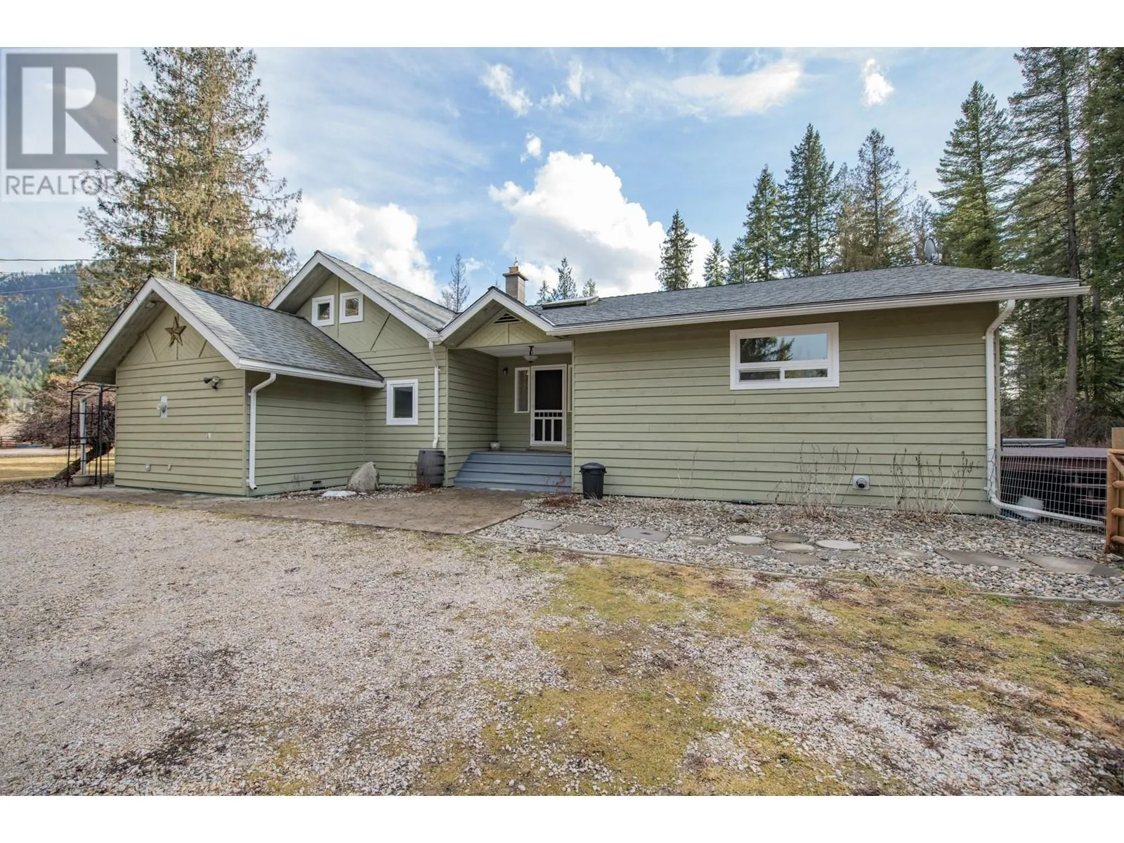 1236 Mabel Lake Road