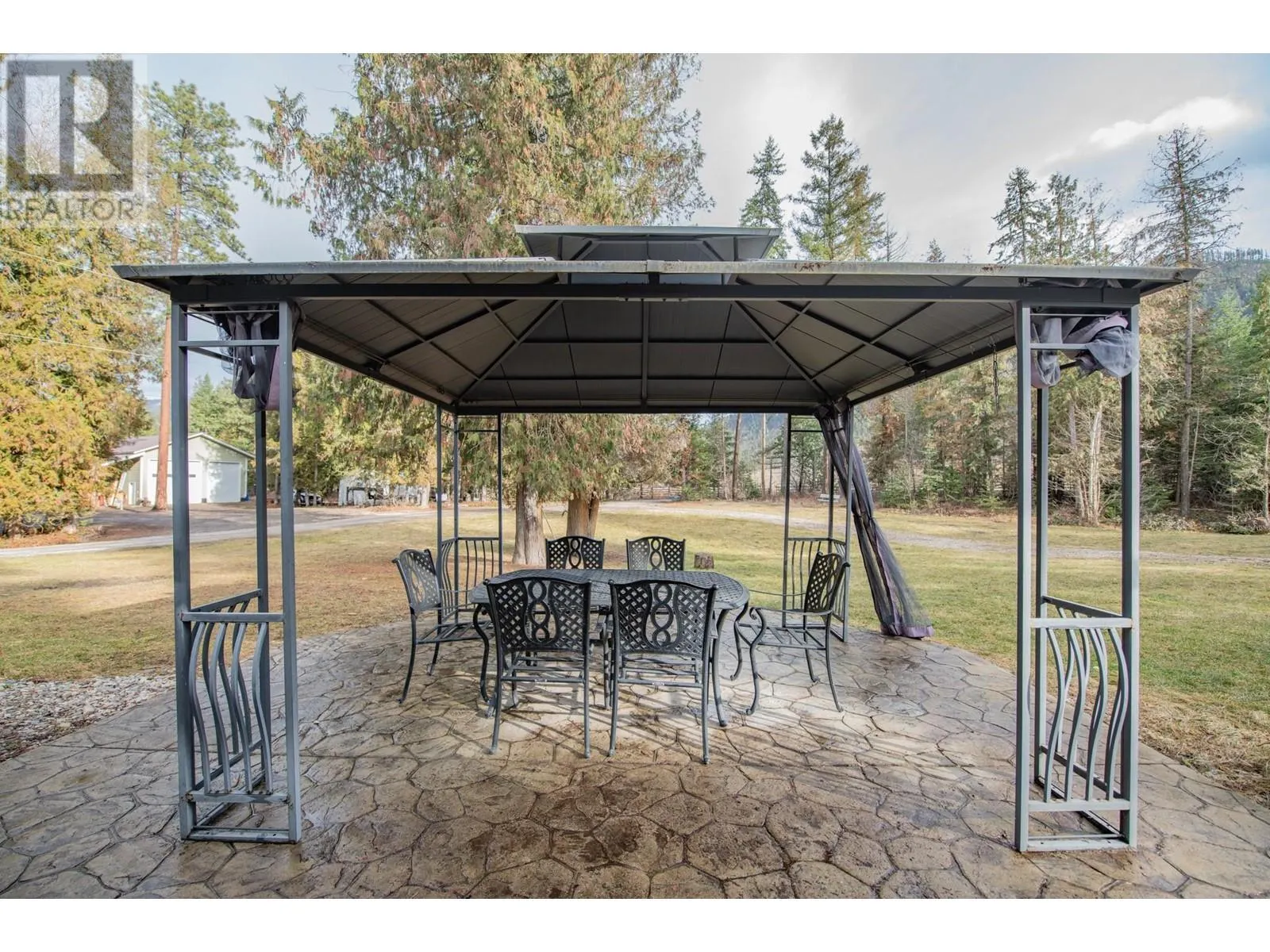 1236 Mabel Lake Road