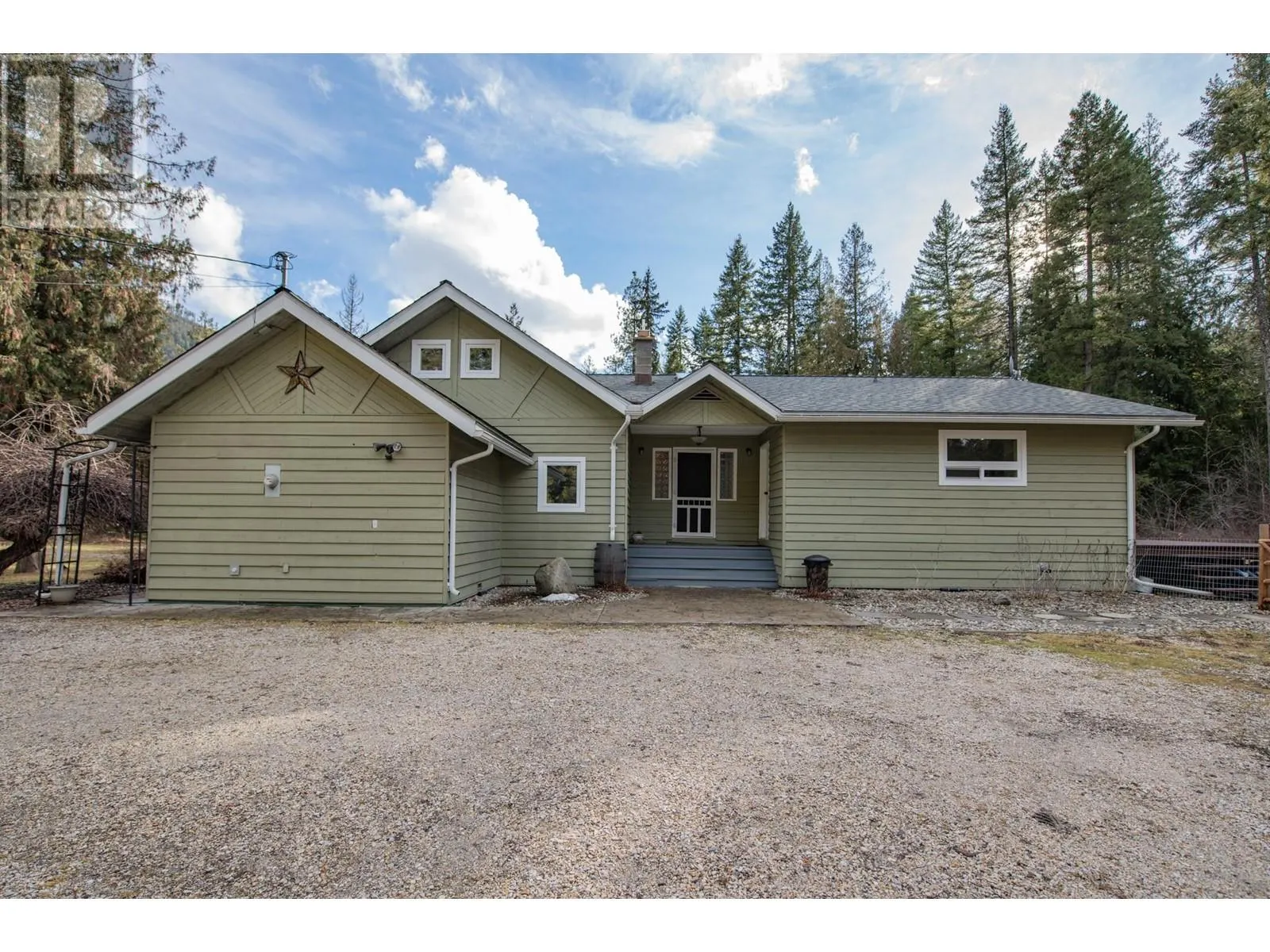 1236 Mabel Lake Road