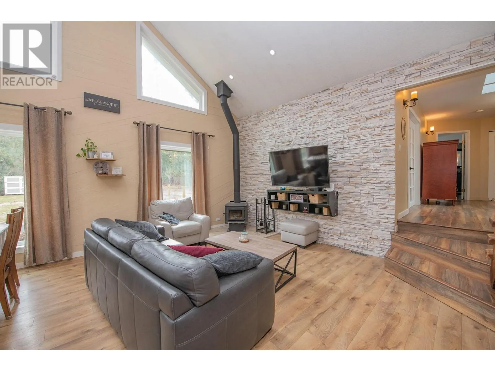1236 Mabel Lake Road