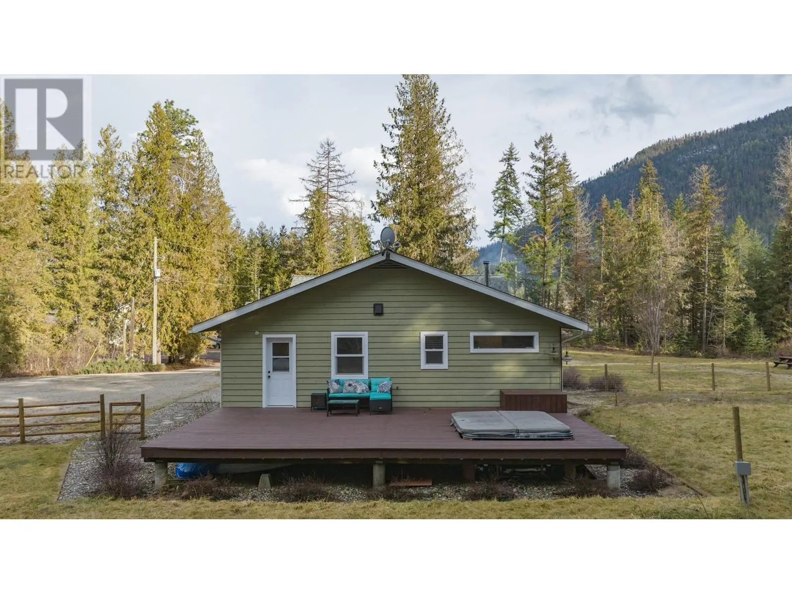 1236 Mabel Lake Road