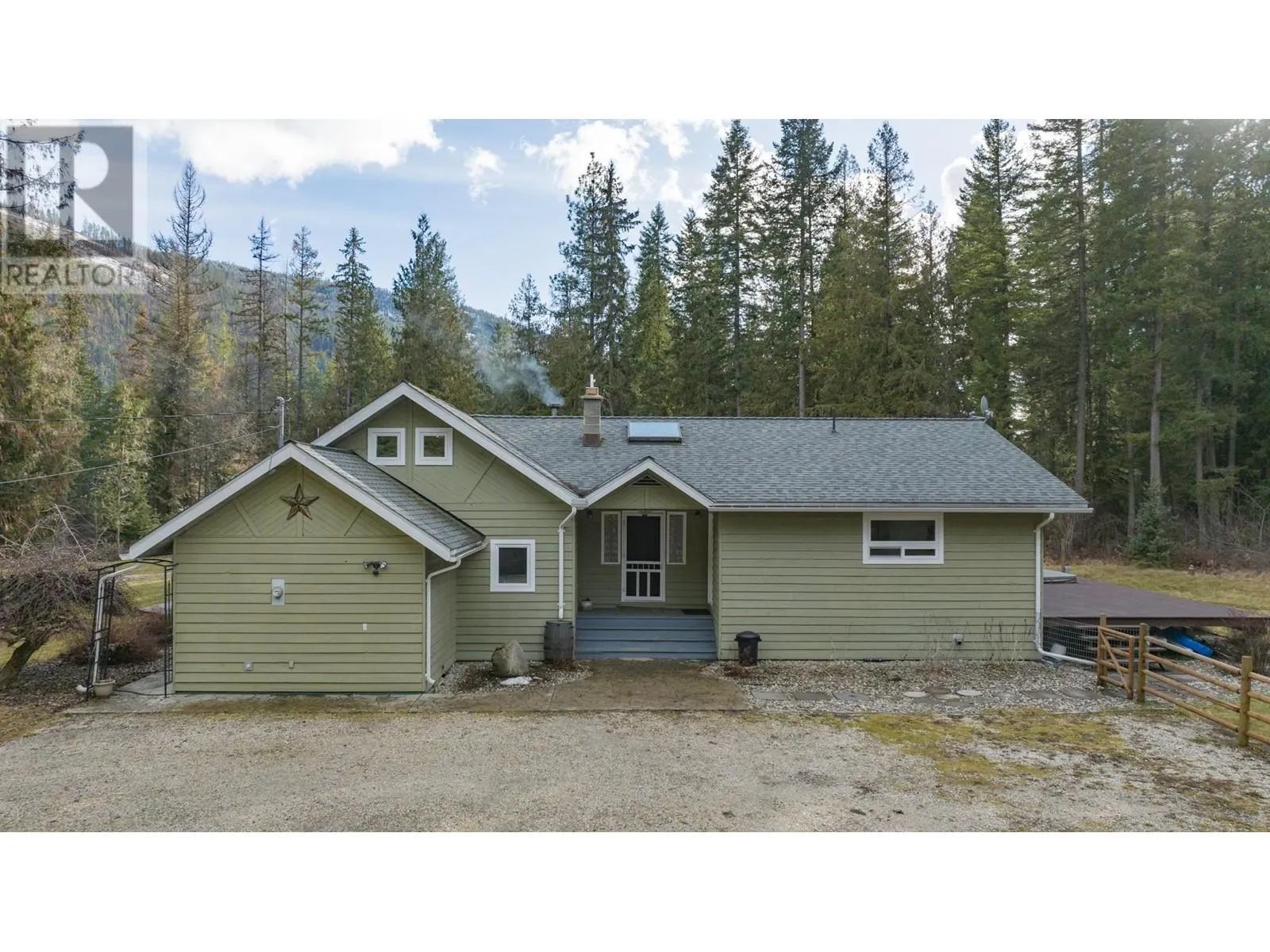 1236 Mabel Lake Road