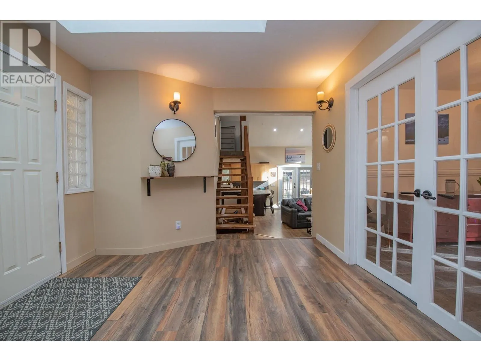 1236 Mabel Lake Road