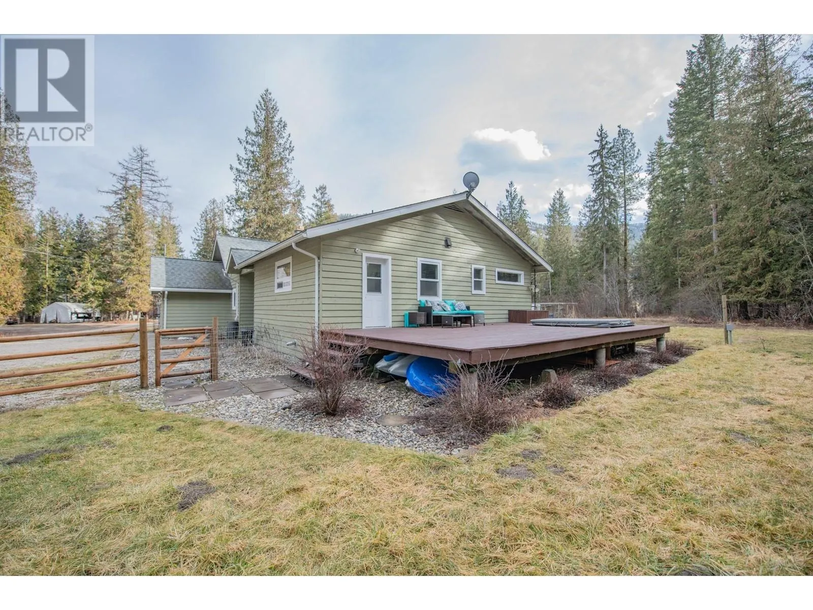 1236 Mabel Lake Road