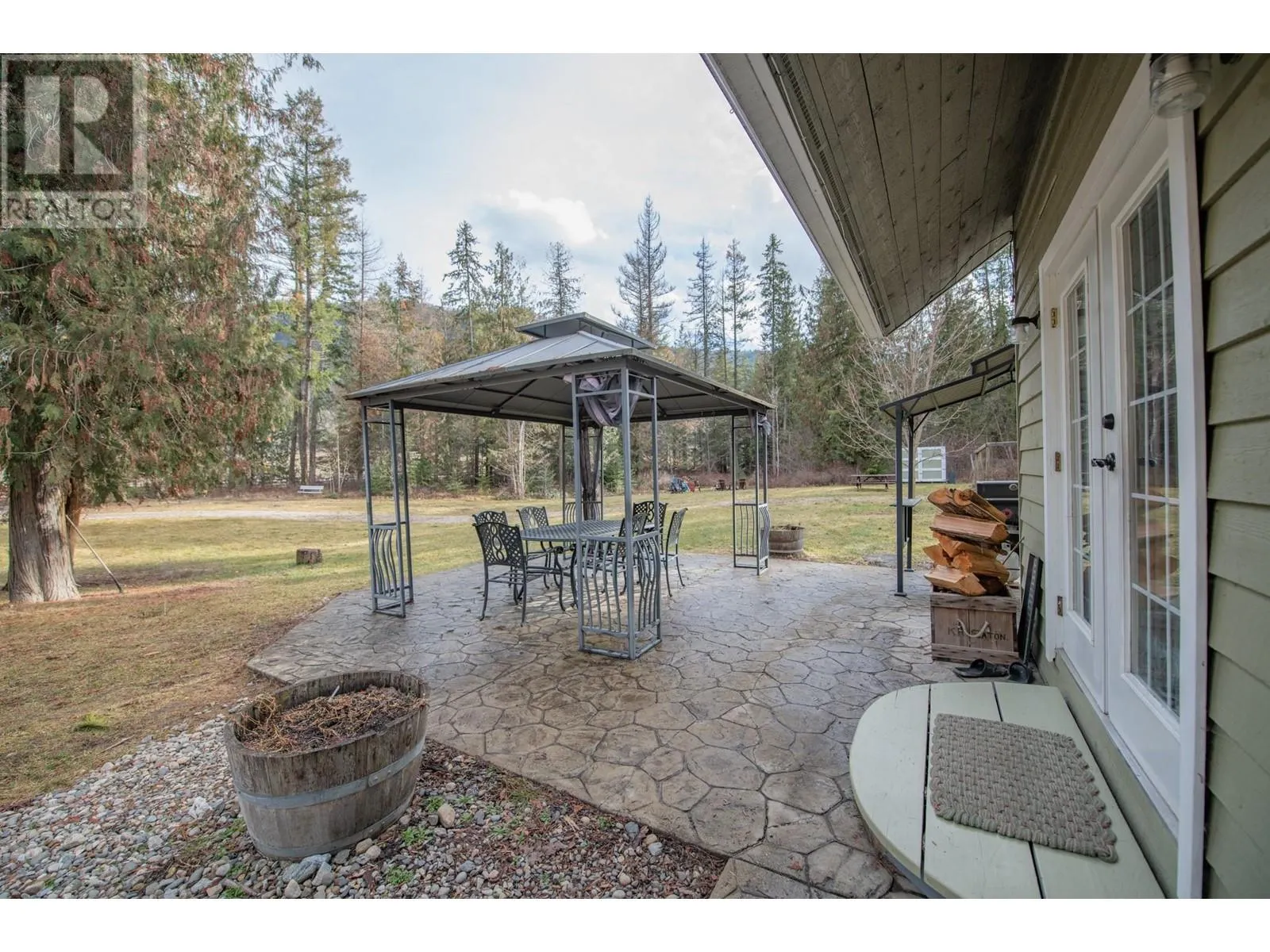 1236 Mabel Lake Road
