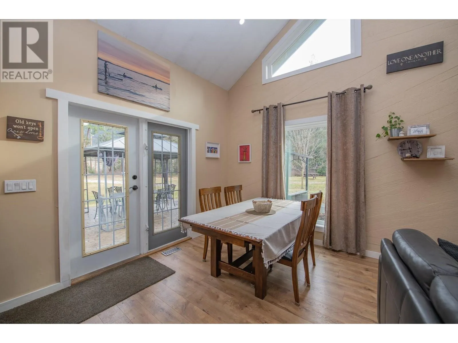 1236 Mabel Lake Road