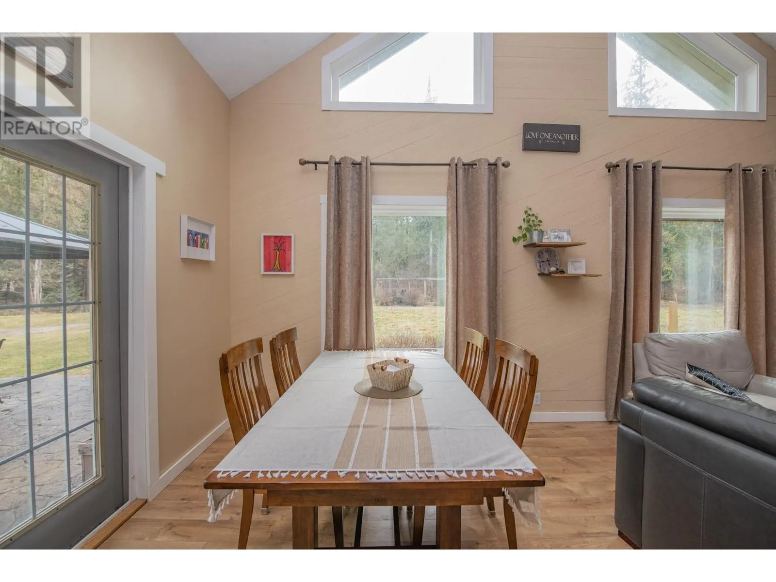 1236 Mabel Lake Road