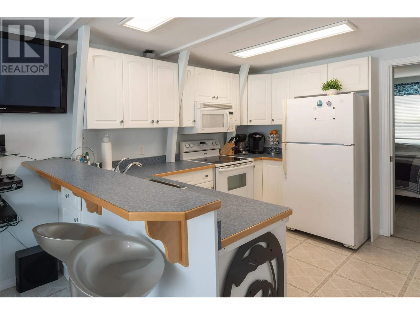 6820 Trans Canada Highway NW Unit# 2