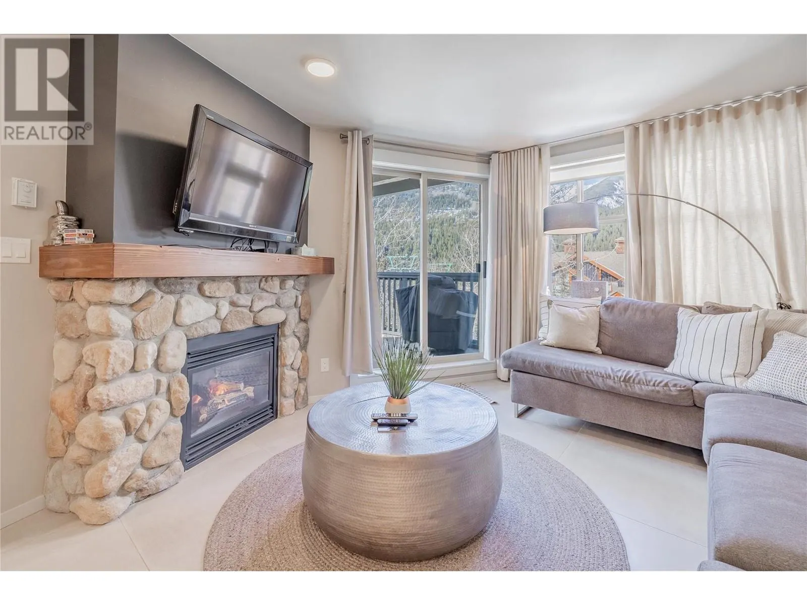2050 Summit Drive Unit# 202
