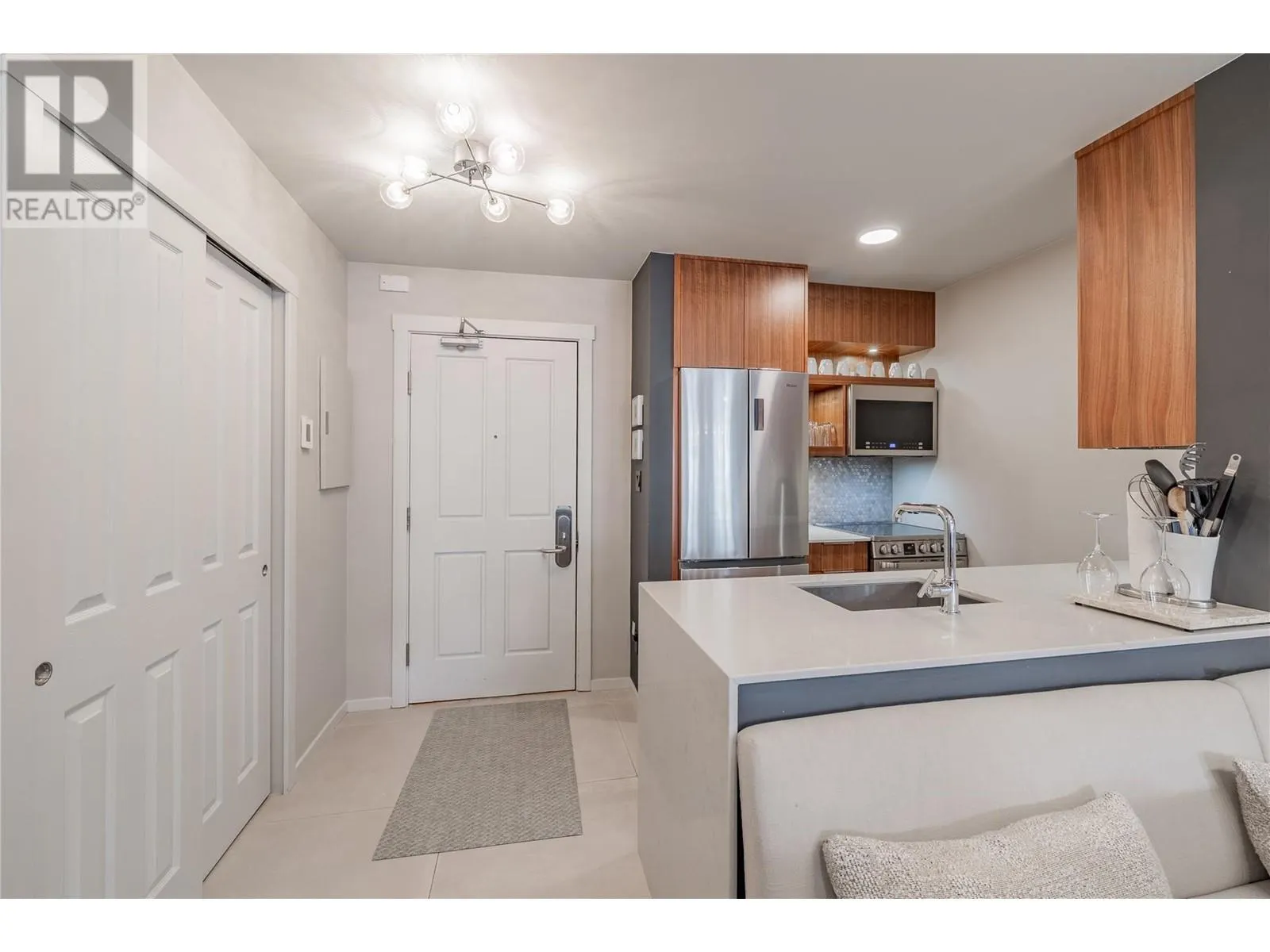 2050 Summit Drive Unit# 202
