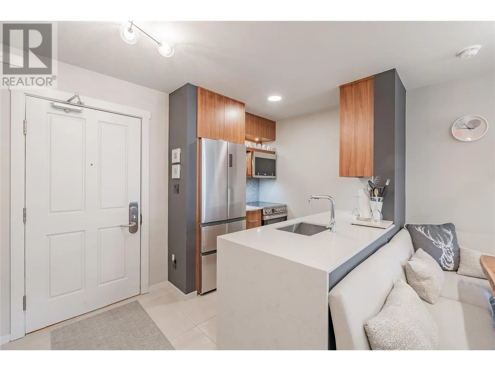 2050 Summit Drive Unit# 202