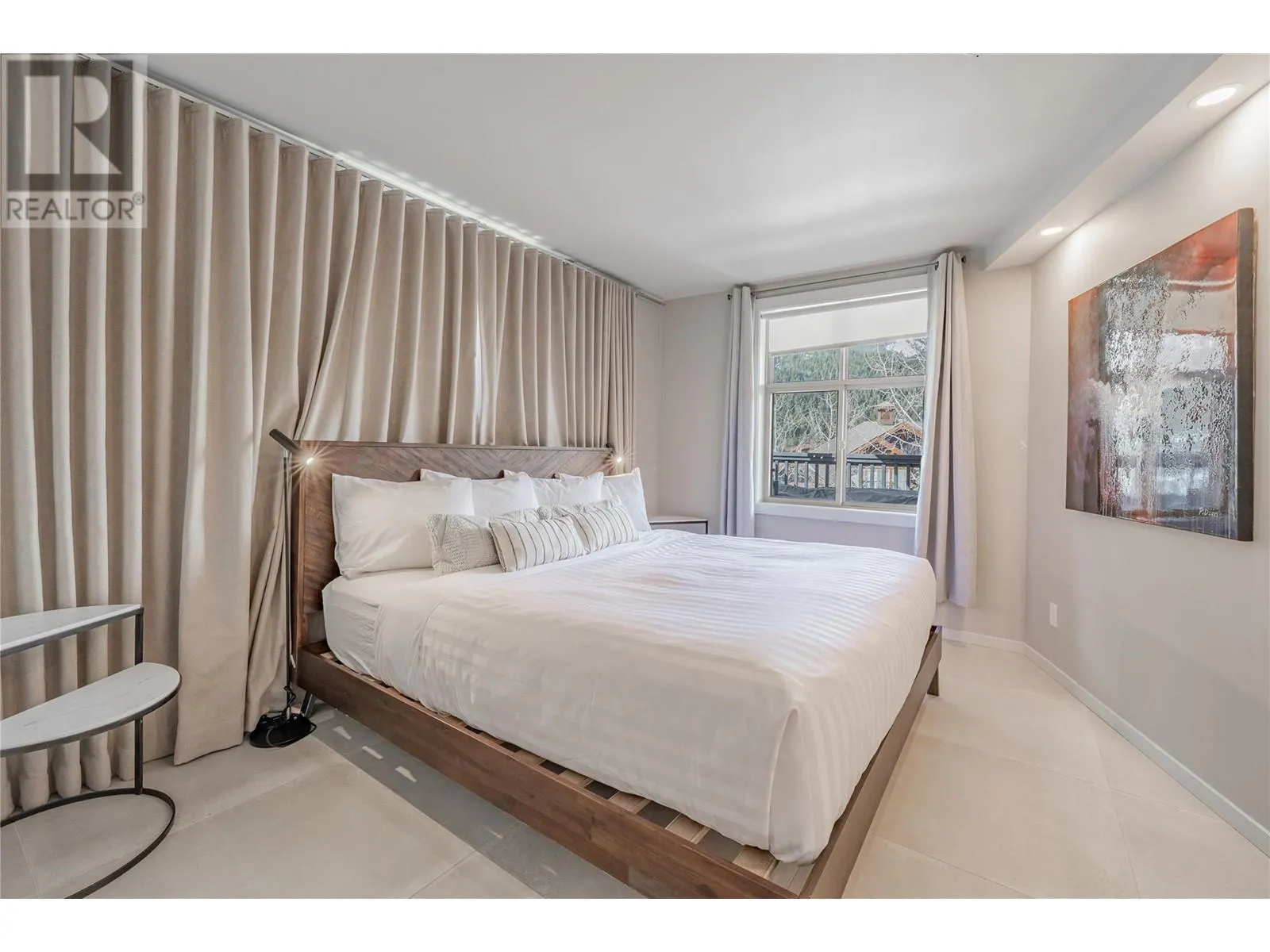 2050 Summit Drive Unit# 202