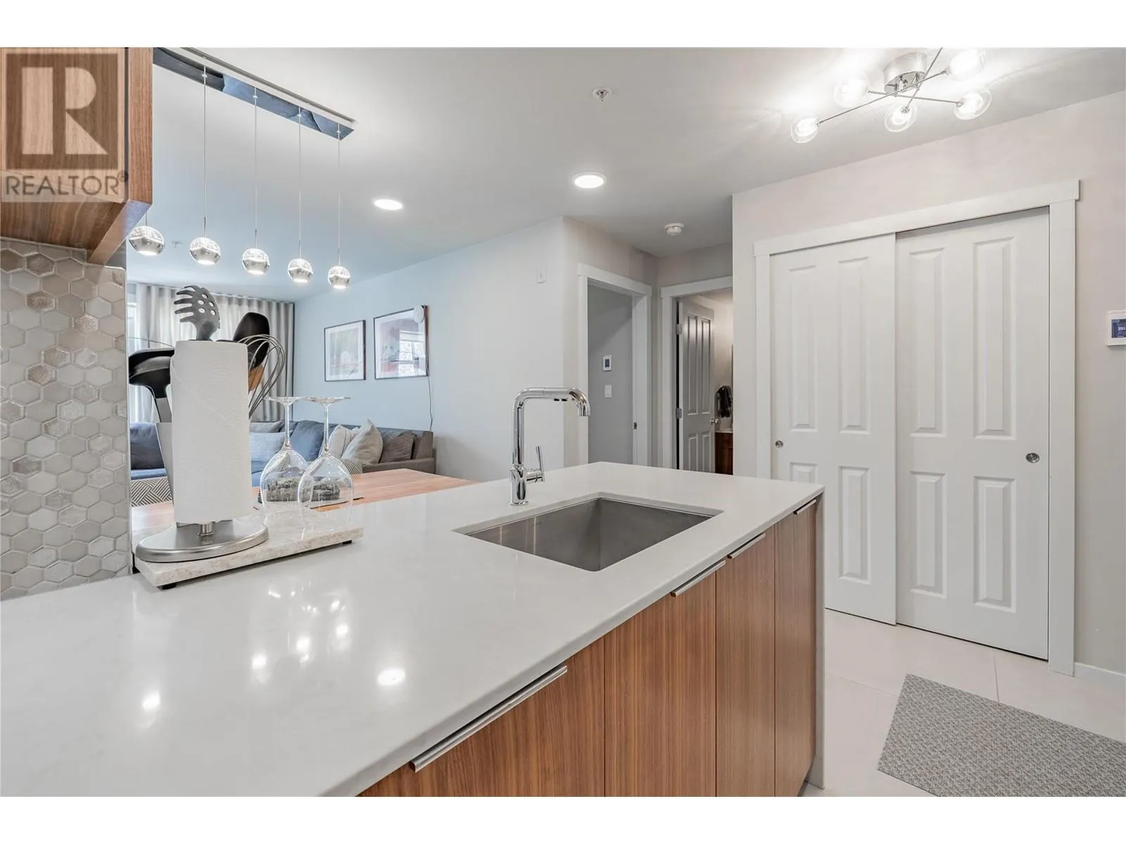 2050 Summit Drive Unit# 202