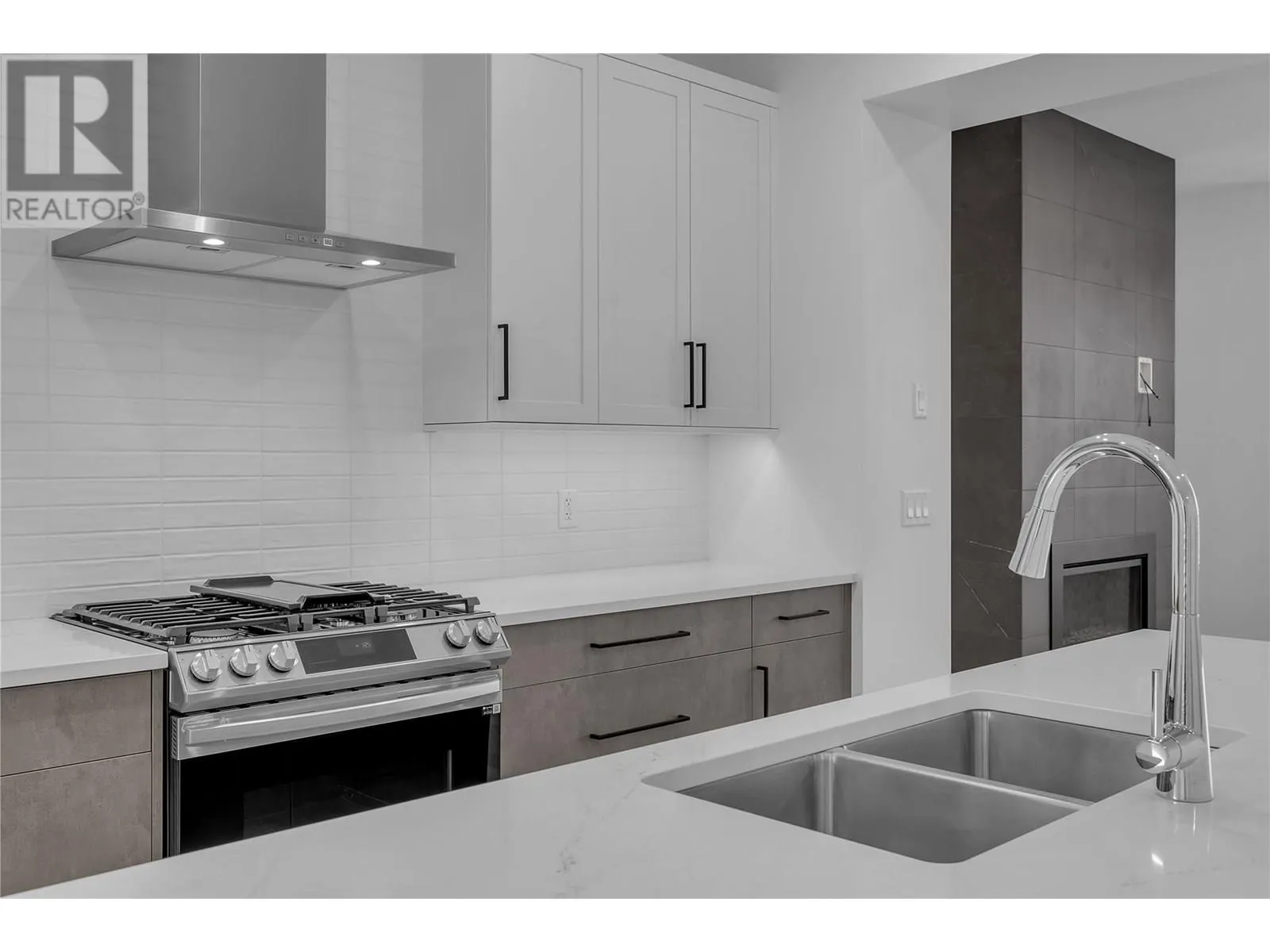 2835 Canyon Crest Drive Unit# 13