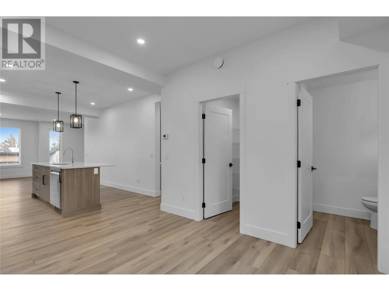2835 Canyon Crest Drive Unit# 13
