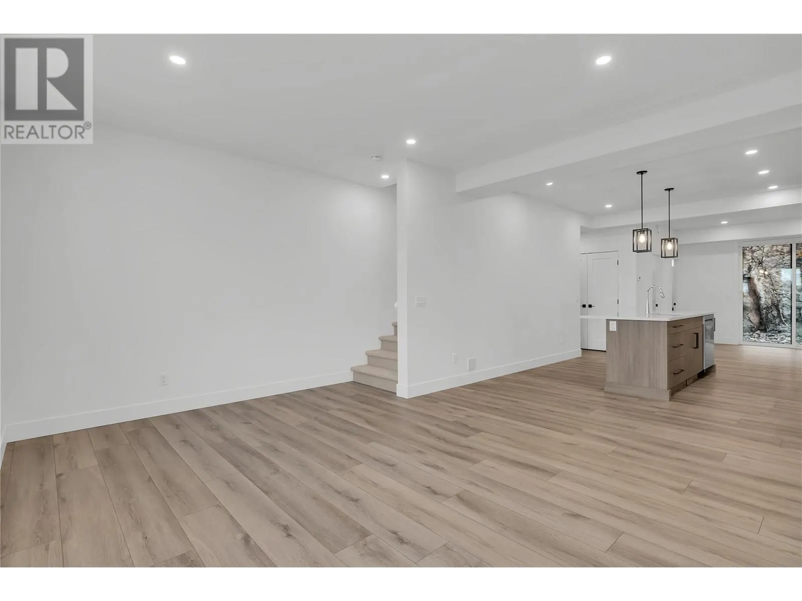 2835 Canyon Crest Drive Unit# 13