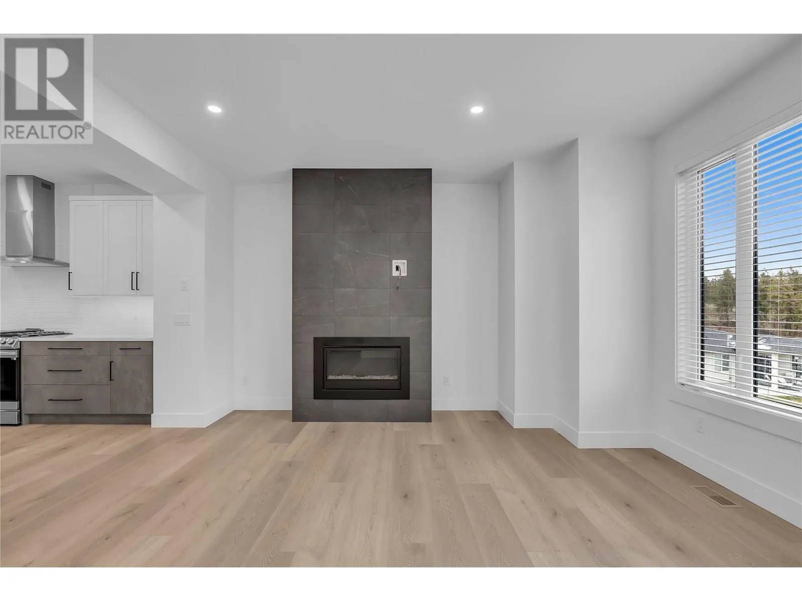 2835 Canyon Crest Drive Unit# 13