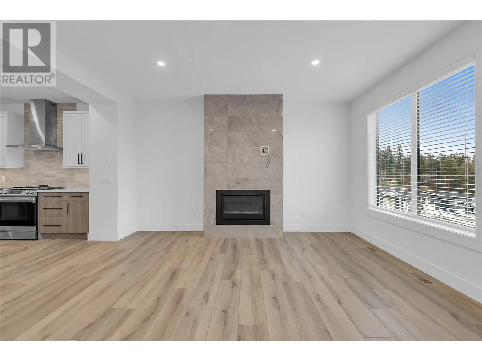 2835 Canyon Crest Drive Unit# 13