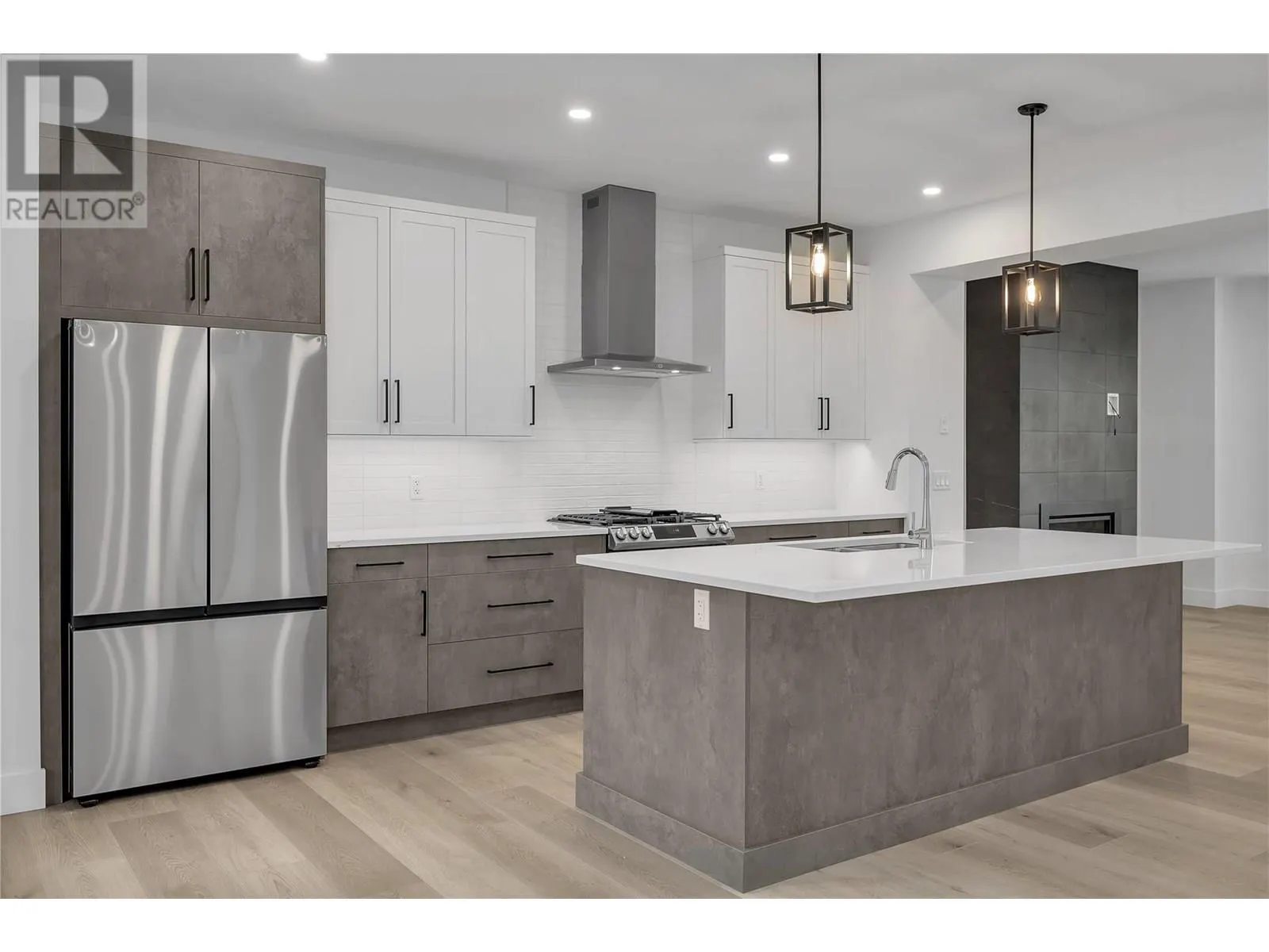 2835 Canyon Crest Drive Unit# 13