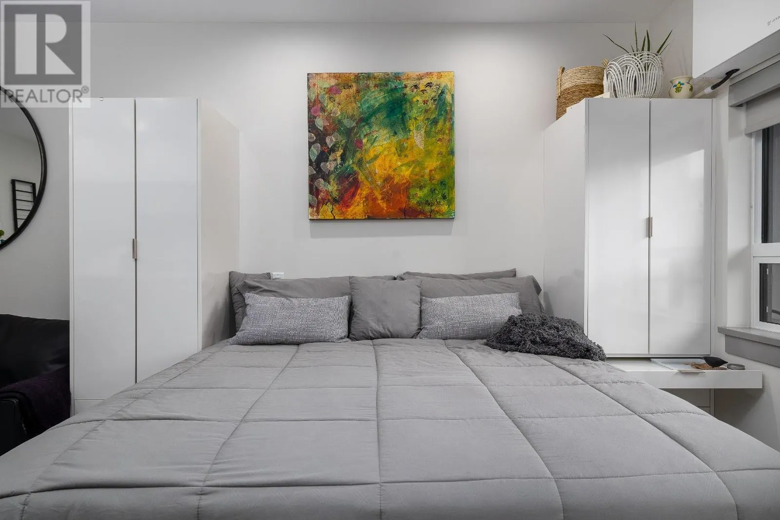 2555 Lakeshore Road Unit# 403