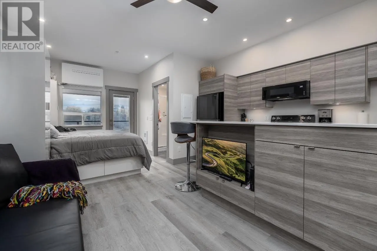 2555 Lakeshore Road Unit# 403