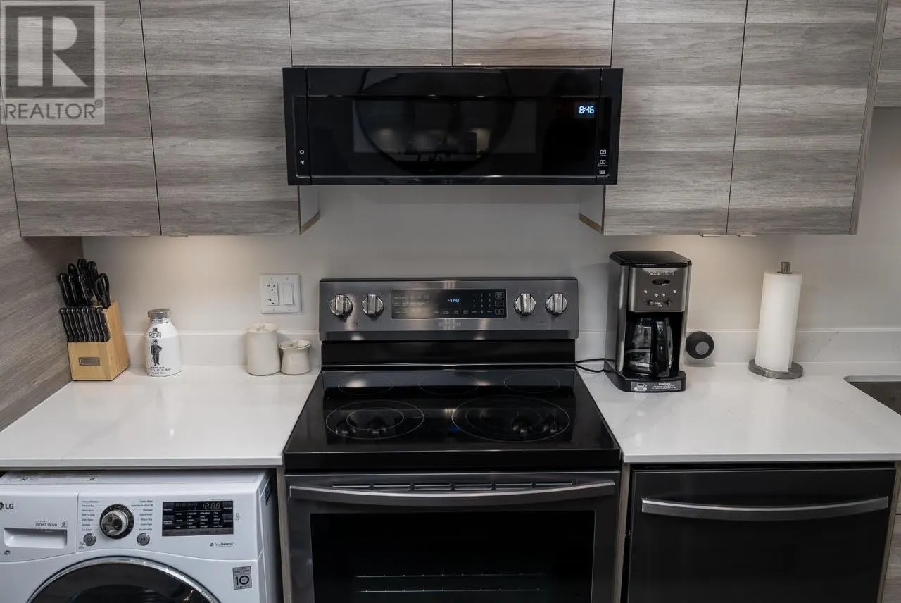 2555 Lakeshore Road Unit# 403