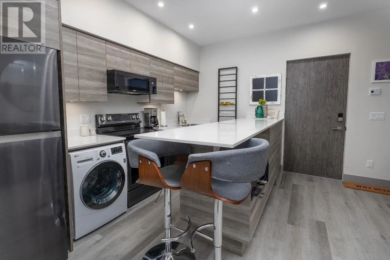 2555 Lakeshore Road Unit# 403