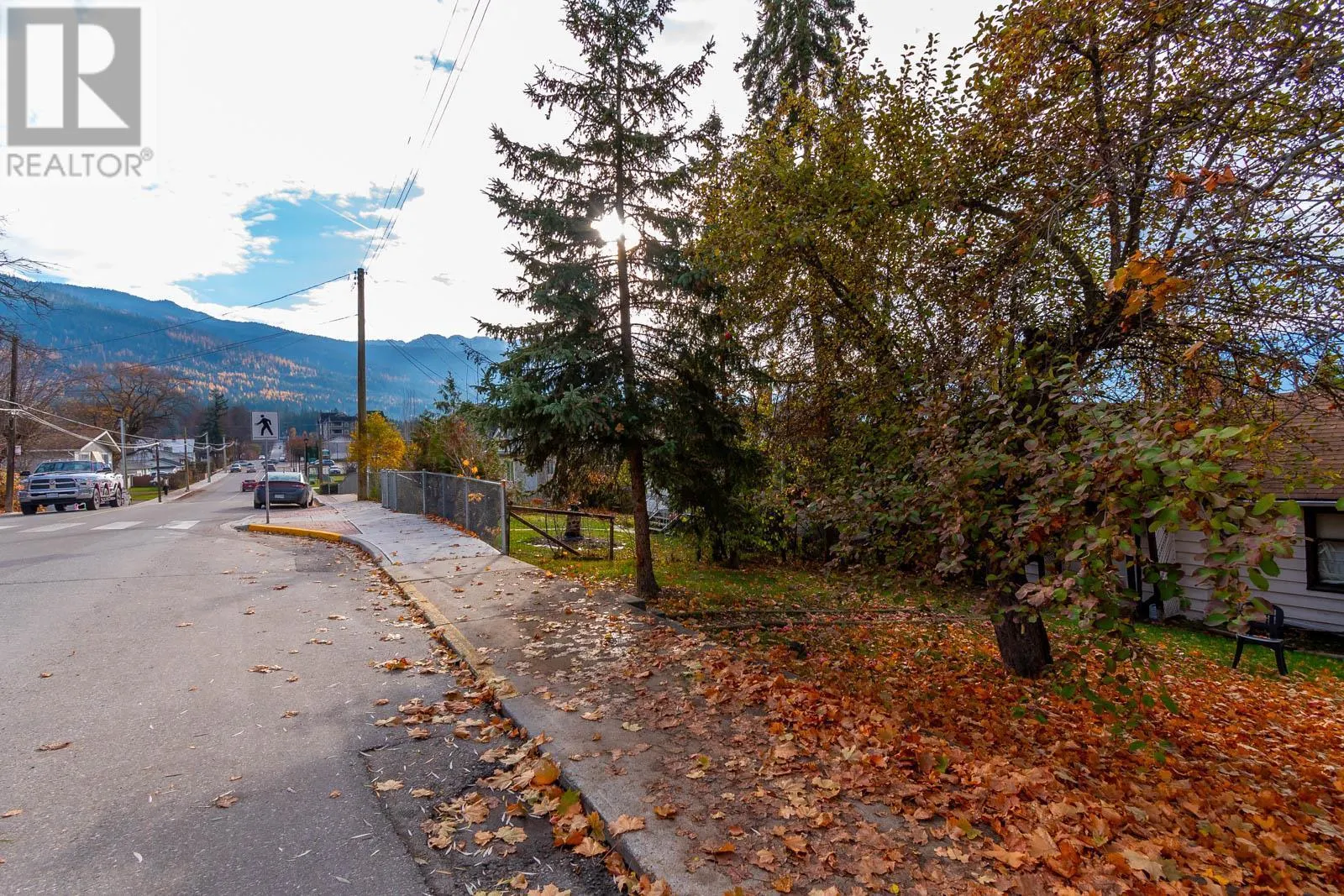 161 Shuswap Street SW