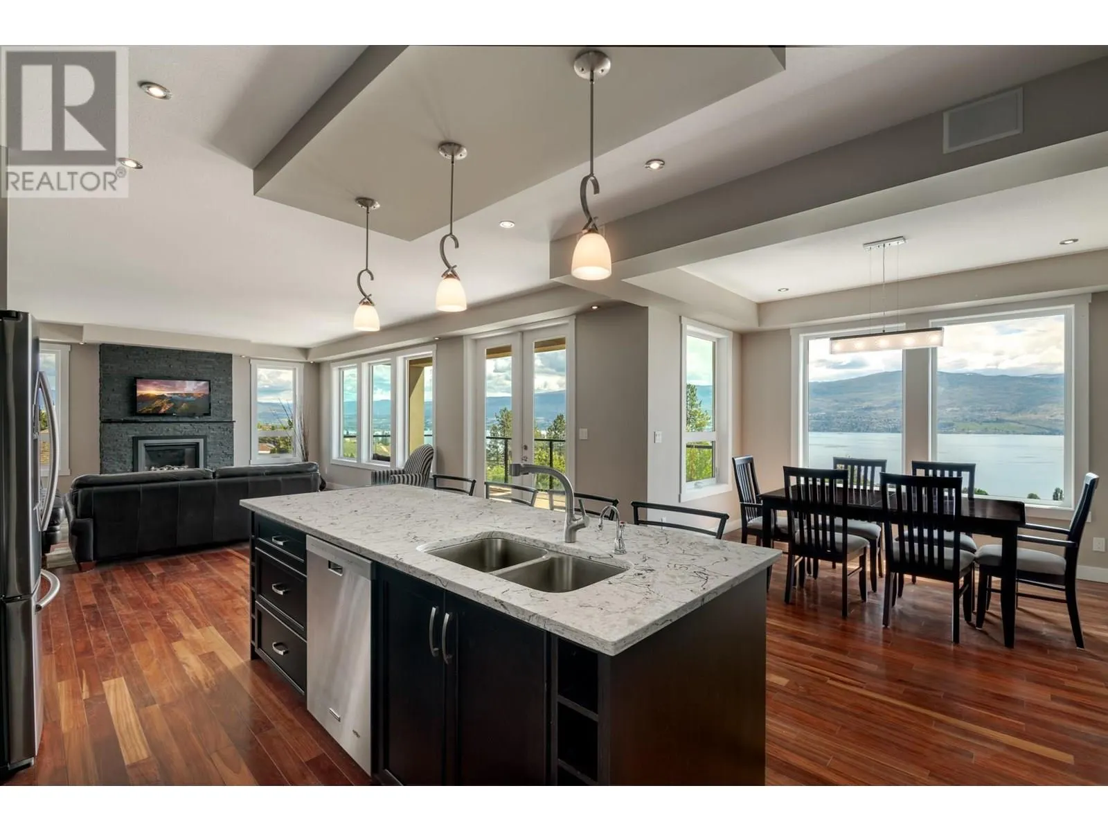 1247 Menu Road