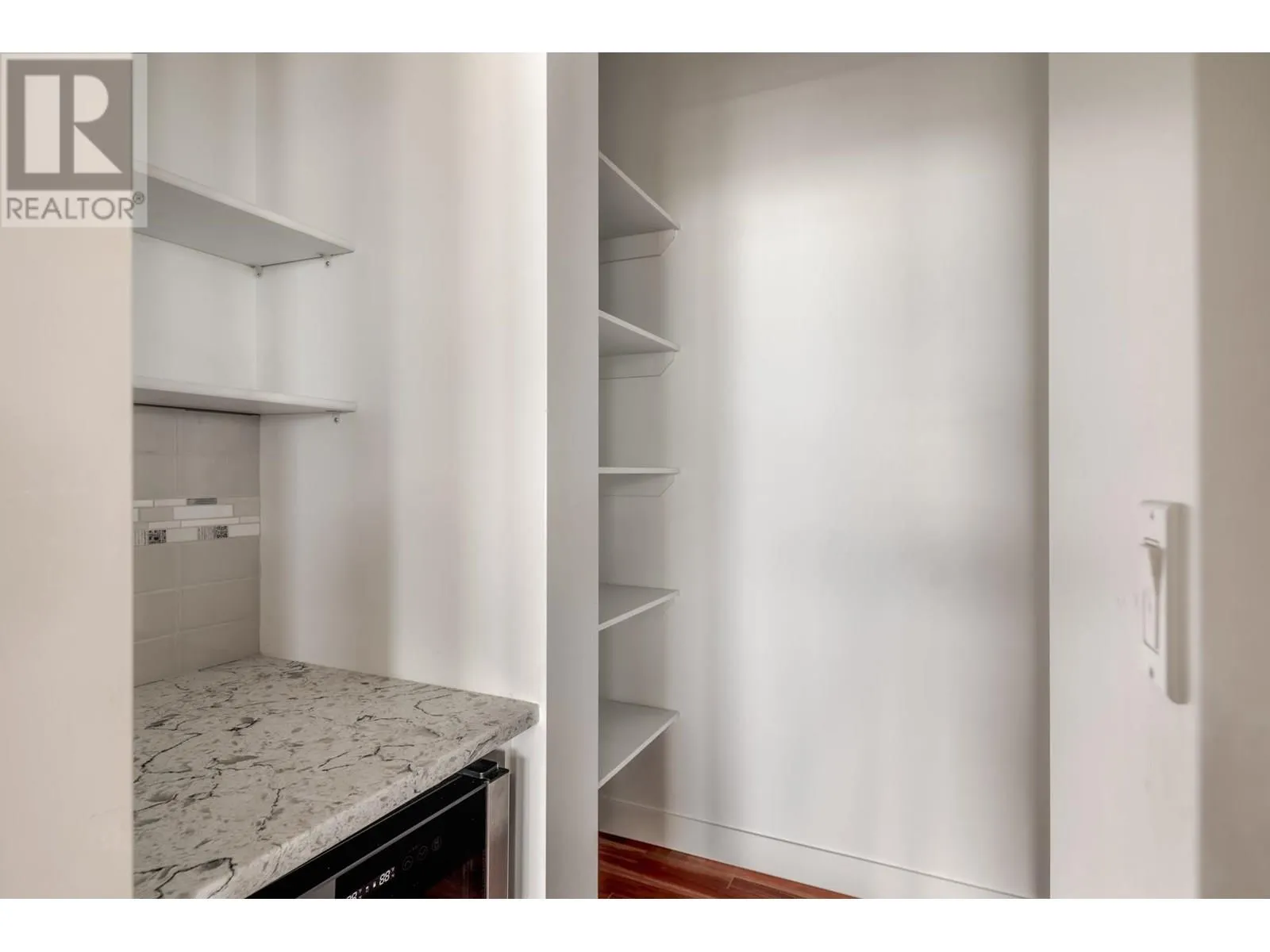 1247 Menu Road