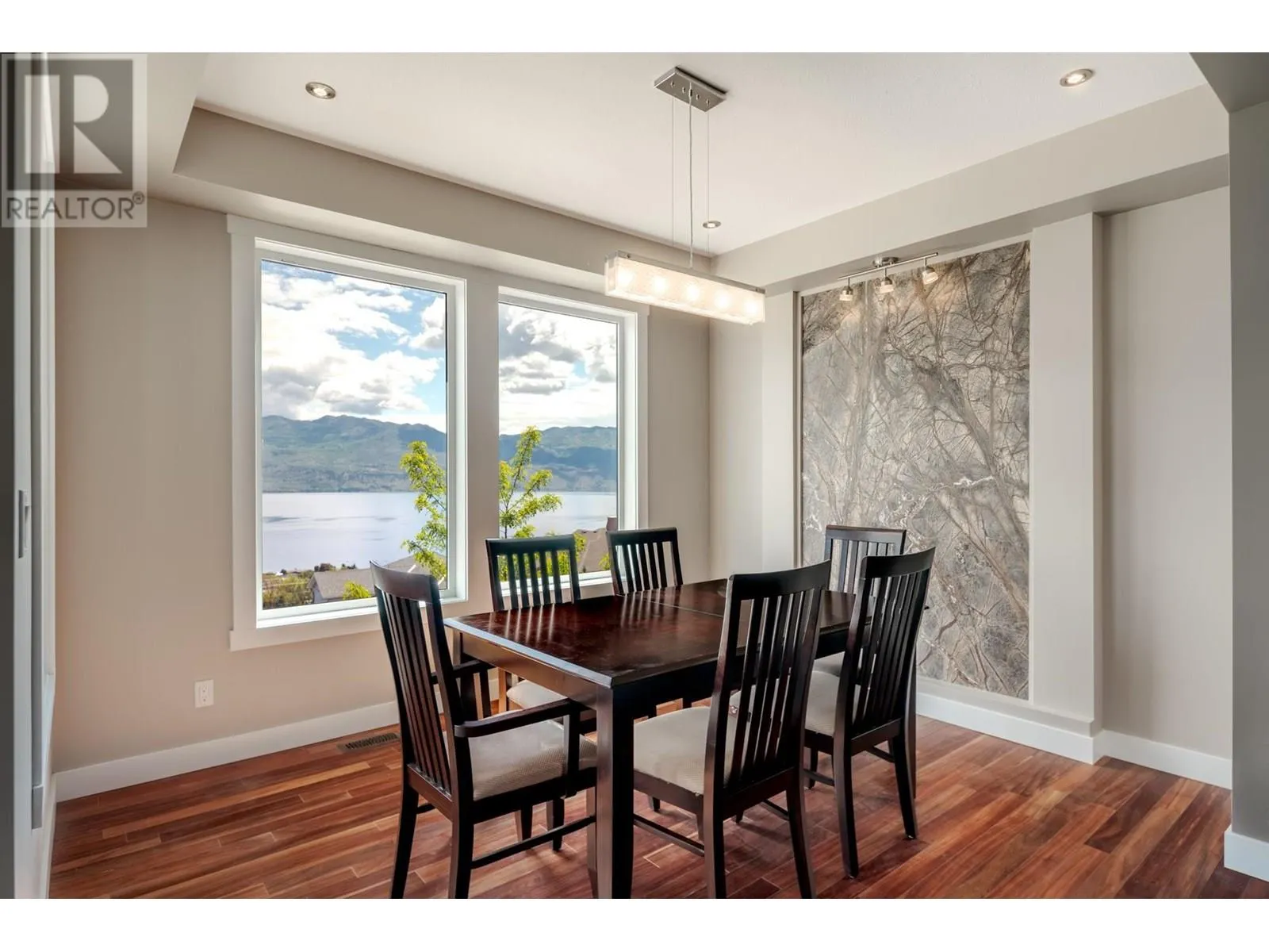 1247 Menu Road