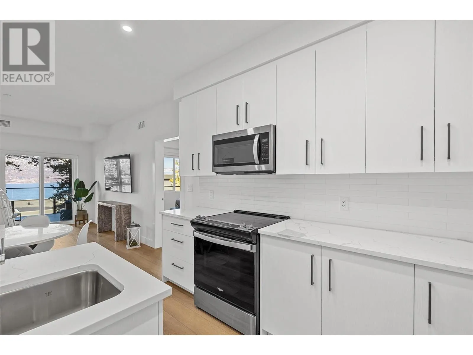 3434 Mckinley Beach Drive Unit# 206