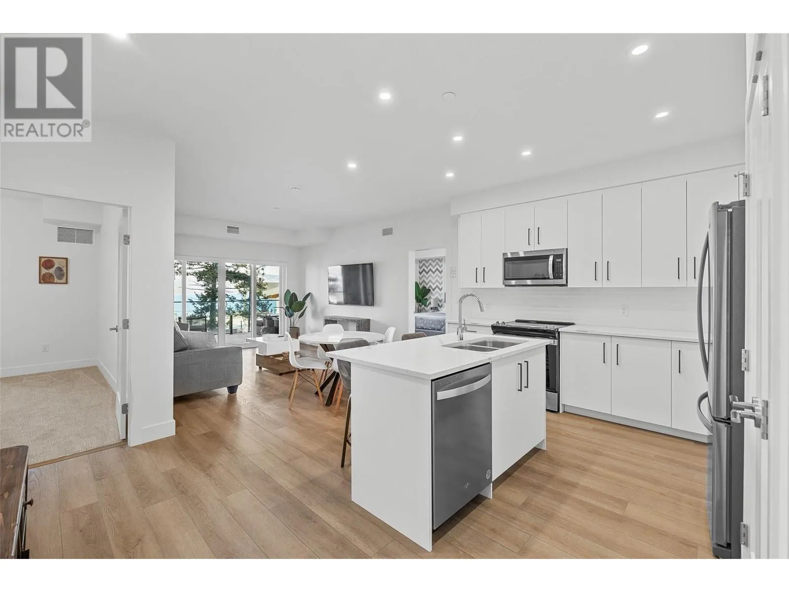 3434 Mckinley Beach Drive Unit# 206