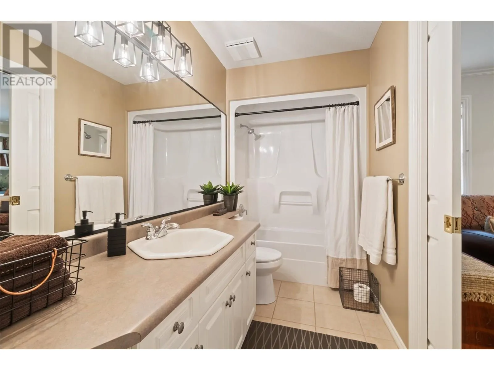 4222 Gallaghers Crescent
