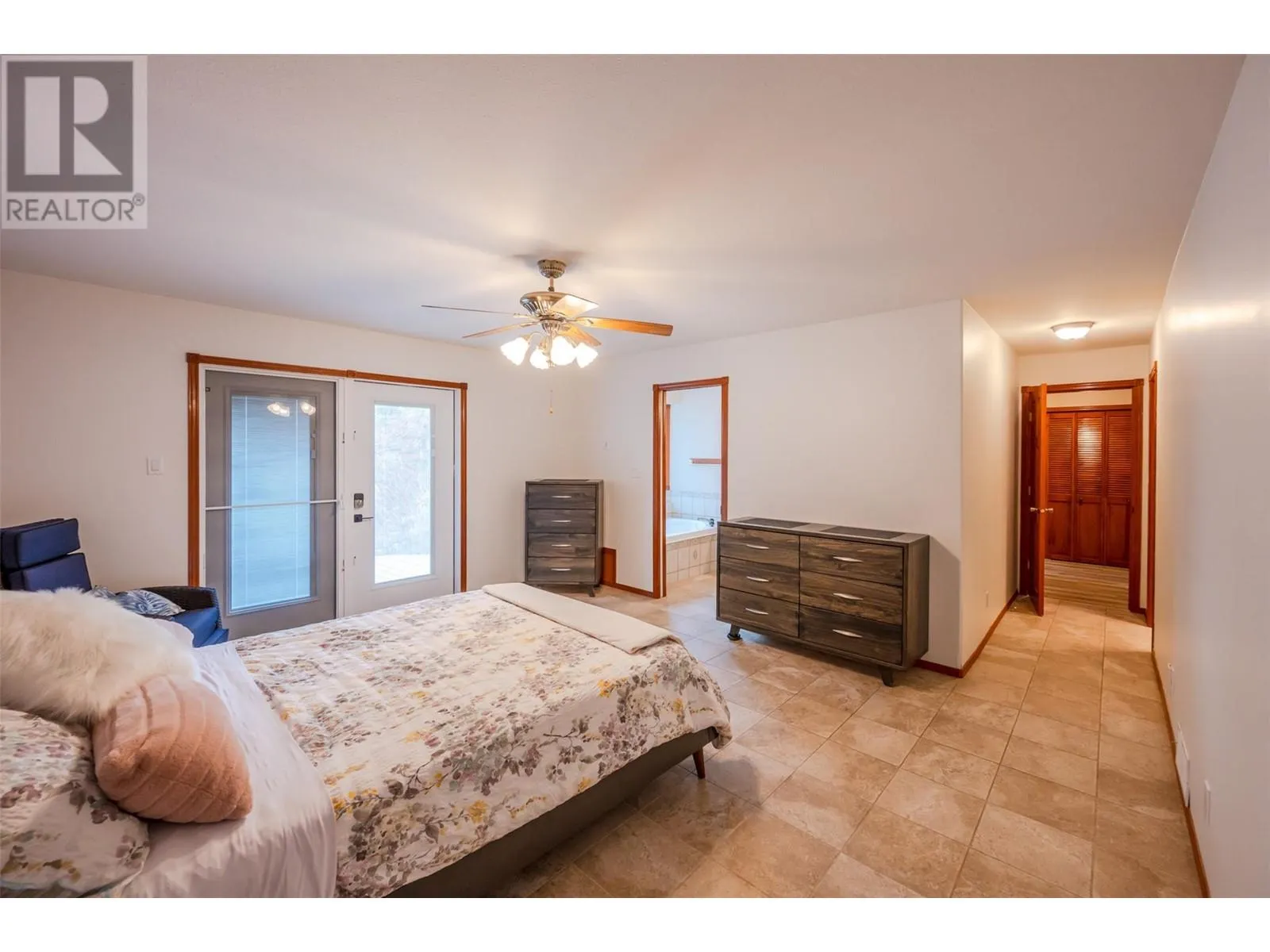 981 Peachcliff Drive