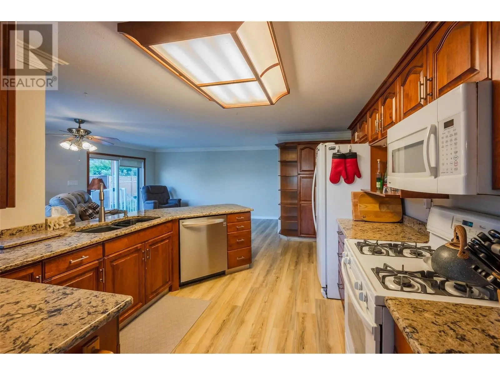 981 Peachcliff Drive