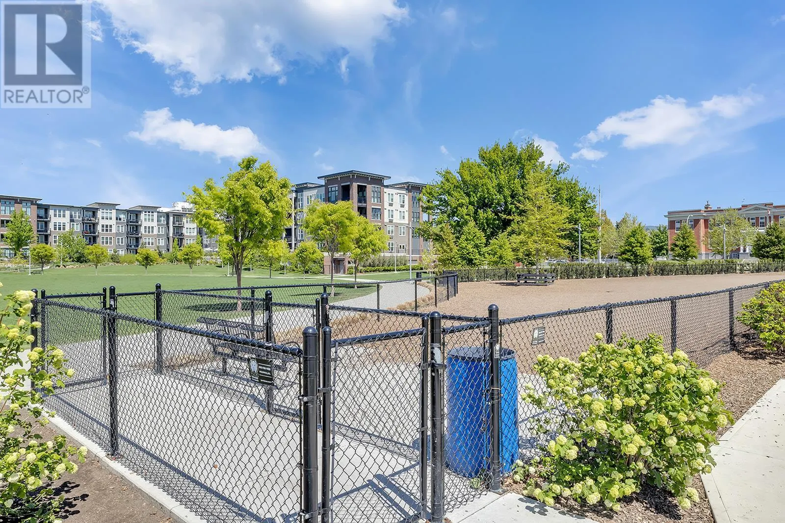 555 Rowcliffe Avenue Unit# 206