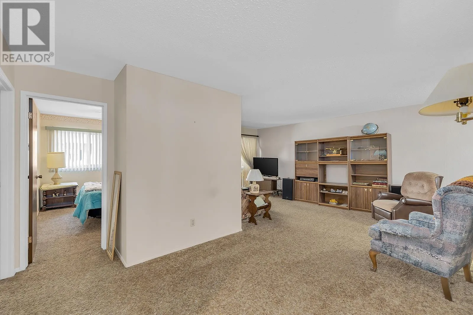 555 Rowcliffe Avenue Unit# 206