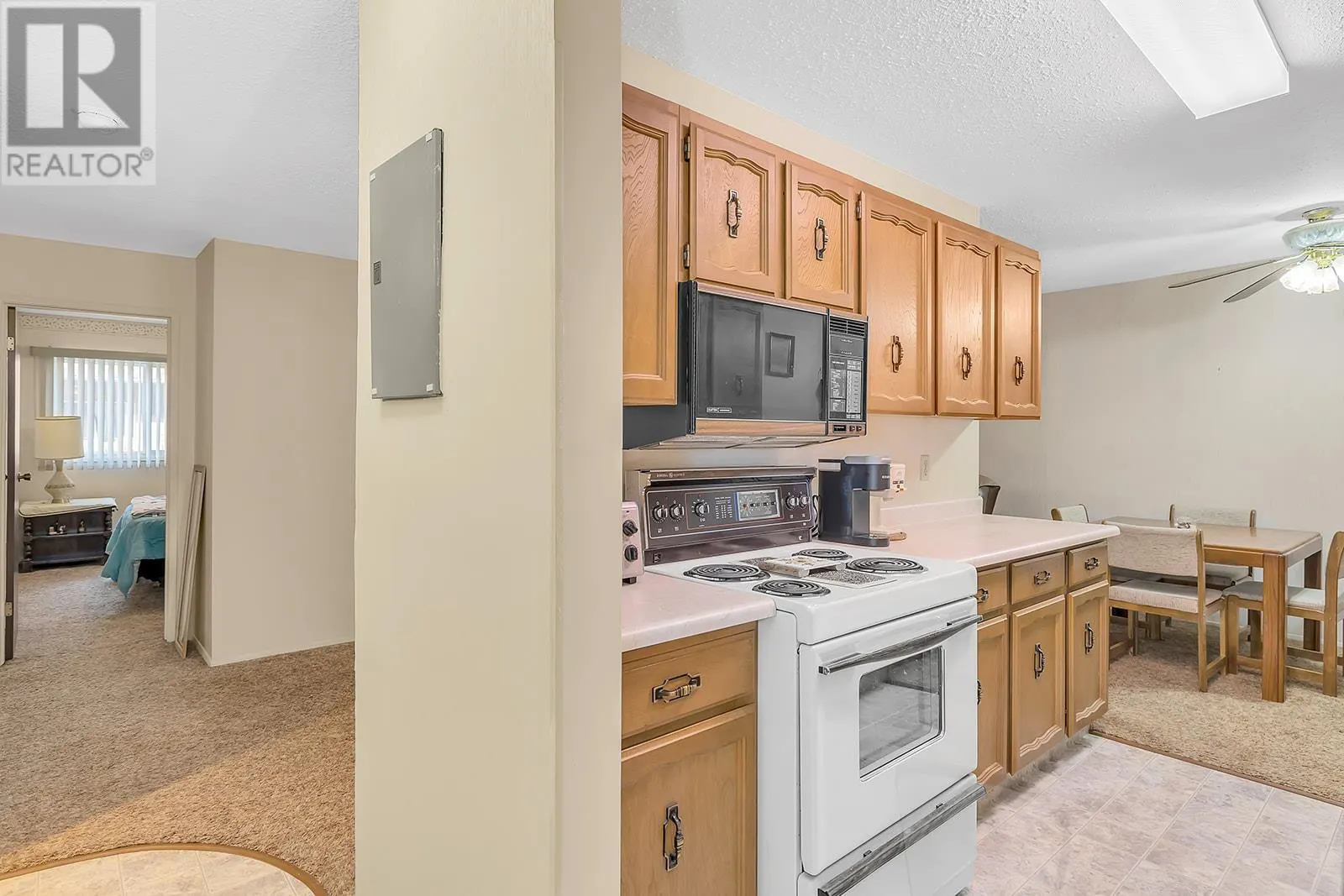 555 Rowcliffe Avenue Unit# 206