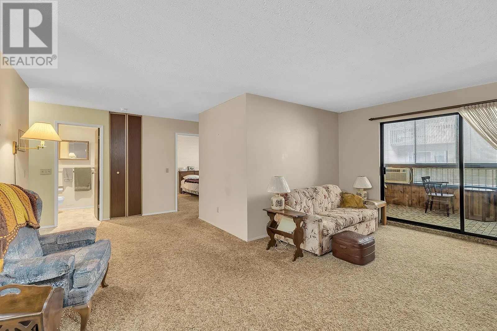555 Rowcliffe Avenue Unit# 206
