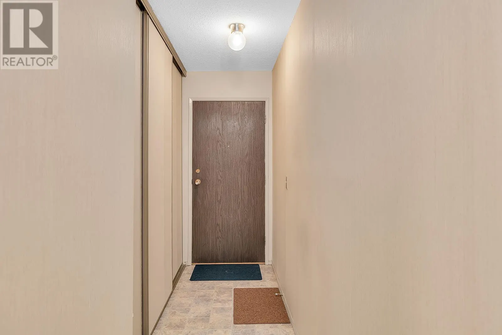 555 Rowcliffe Avenue Unit# 206