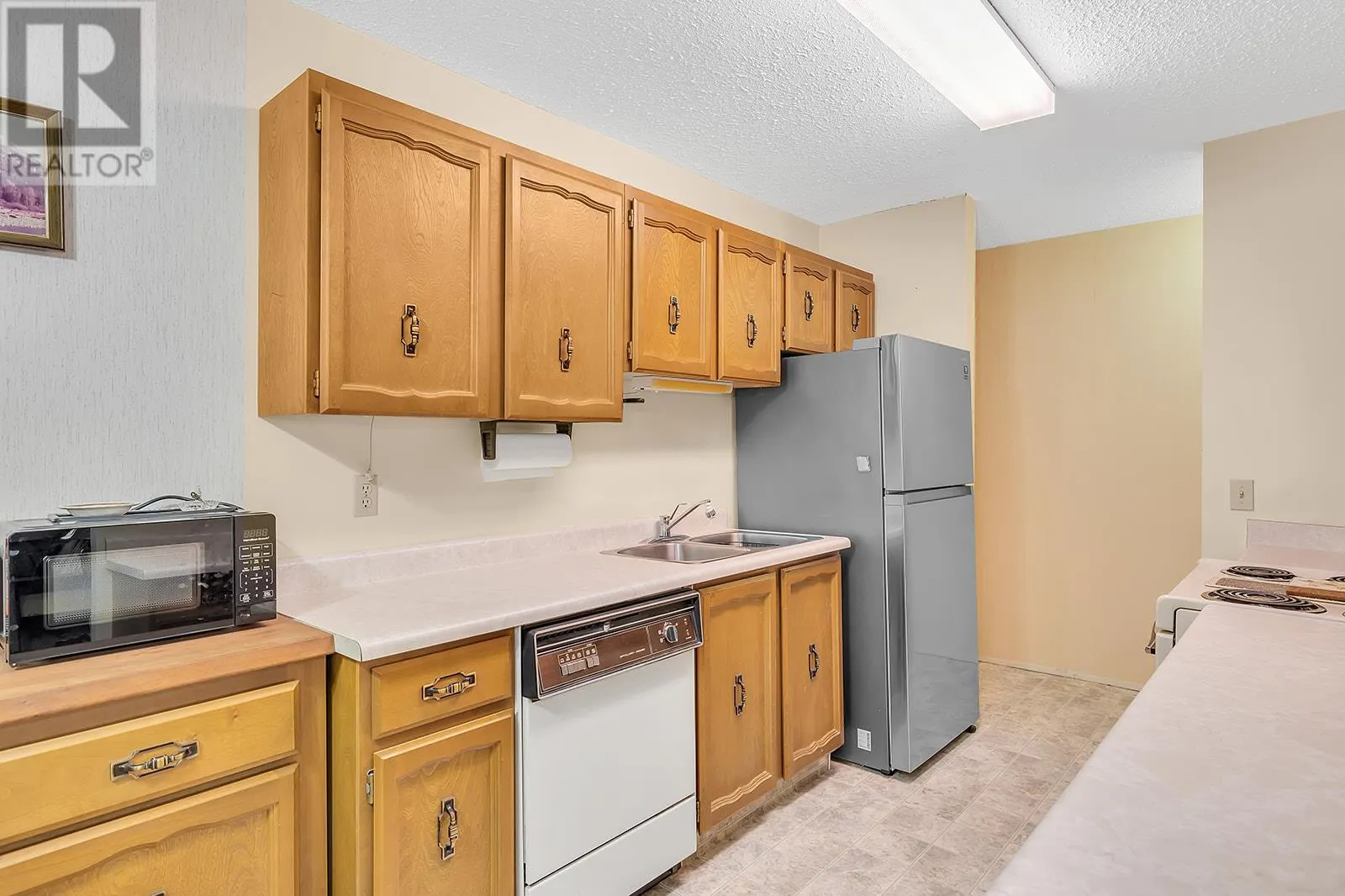 555 Rowcliffe Avenue Unit# 206